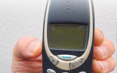 Îți amintești de acel Nokia? Dacă încă îl ai, găsește-l acum: ar putea valora mii de euro! 💸