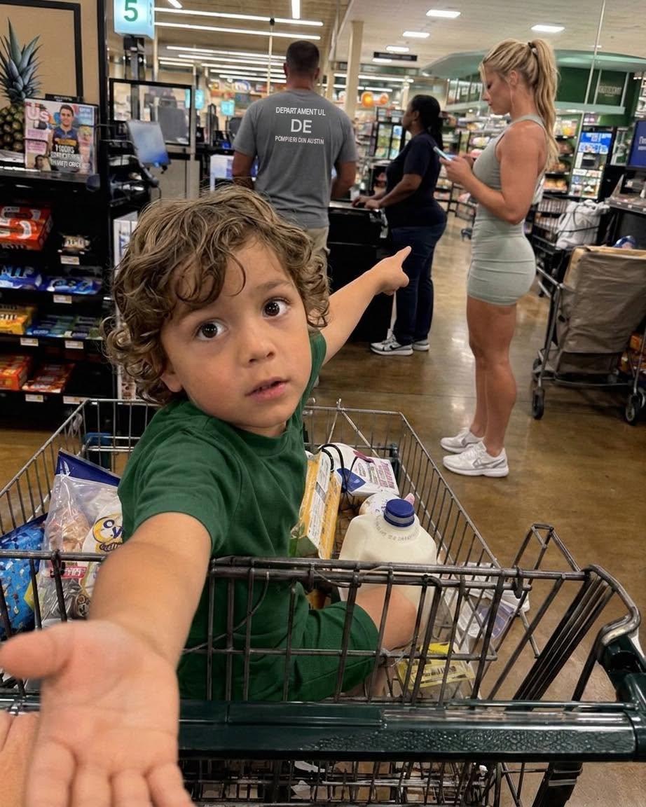 Fetița mea de 5 ani a arătat spre o femeie de la supermarket și a spus: “Asta e doamna care vine la noi acasă când ești la muncă”